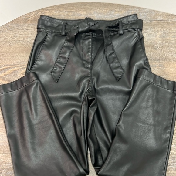 Loft High Rise Soft Faux Leather Belted Pants Size 2 - Picture 5 of 13